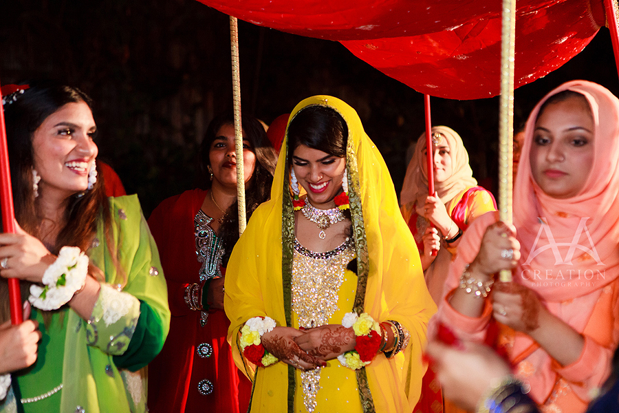 Pakistani-Mehndi-Bride